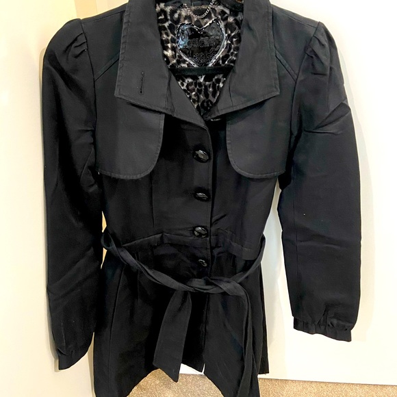 guess black trench coat
